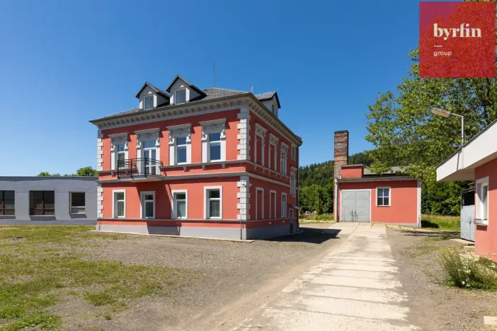 Prodej výrobních prostor, Krnov, Lidická, 12420 m2