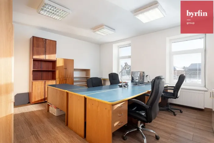 Prodej výrobních prostor, Krnov, Lidická, 12420 m2