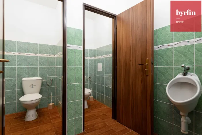 Prodej výrobních prostor, Krnov, Lidická, 12420 m2
