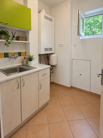 Pronájem obchodního prostoru, Moravské Budějovice, Pražská, 86 m2