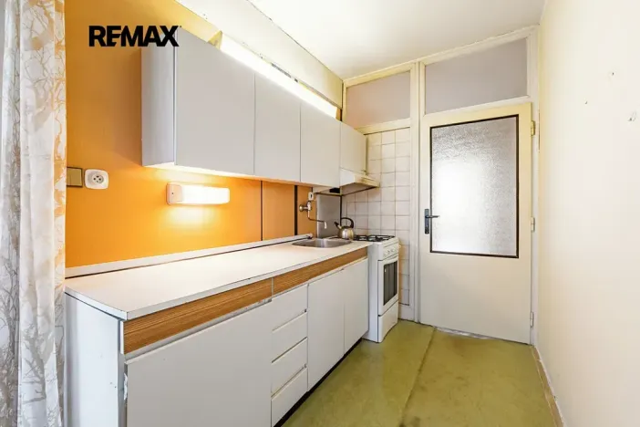 Prodej bytu 4+1, Karlovy Vary, Modenská, 77 m2
