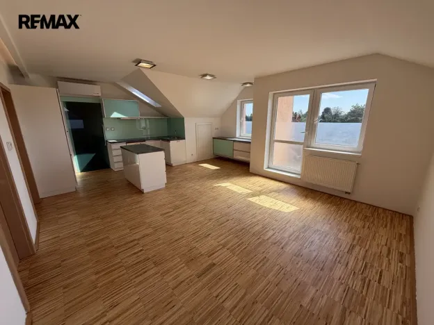 Prodej bytu 3+kk, Šestajovice, Revoluční, 74 m2