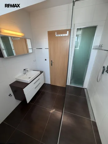 Prodej bytu 3+kk, Šestajovice, Revoluční, 74 m2