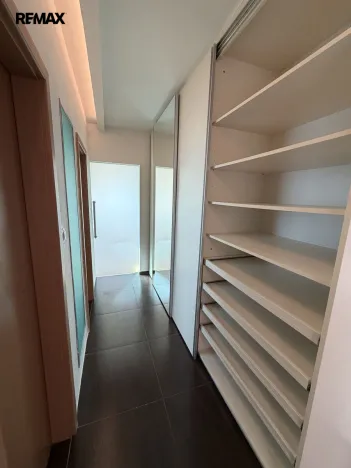 Prodej bytu 3+kk, Šestajovice, Revoluční, 74 m2