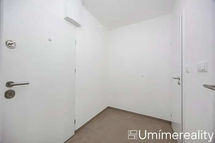 Prodej bytu 1+kk, Praha - Chodov, Valentova, 30 m2