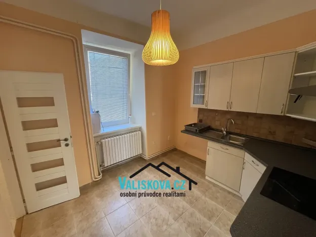 Pronájem bytu 3+1, Kroměříž, Husovo náměstí, 94 m2