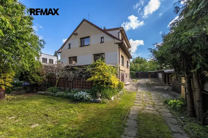 Prodej rodinného domu, Kamenice, Pražská, 182 m2