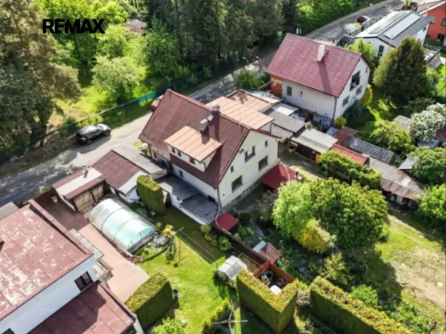 Prodej rodinného domu, Kamenice, Pražská, 182 m2