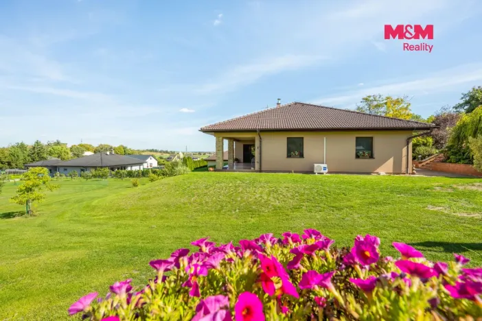 Prodej rodinného domu, Cvrčovice, Školní, 178 m2