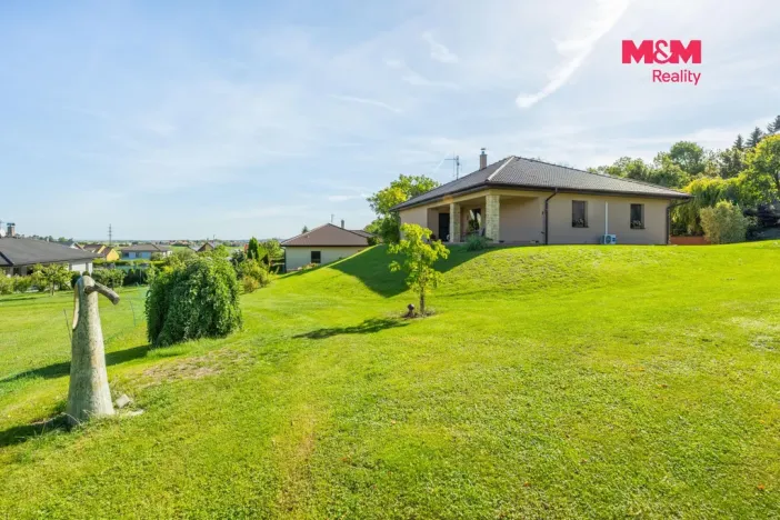 Prodej rodinného domu, Cvrčovice, Školní, 178 m2