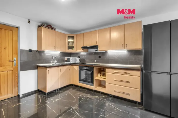 Prodej rodinného domu, Luže - Bělá, 220 m2