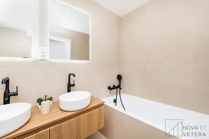 Prodej bytu 3+kk, Praha - Holešovice, Komunardů, 90 m2