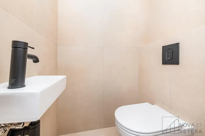 Prodej bytu 3+kk, Praha - Holešovice, Komunardů, 90 m2
