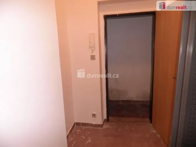 Pronájem bytu 1+kk, Praha - Břevnov, Hošťálkova, 27 m2