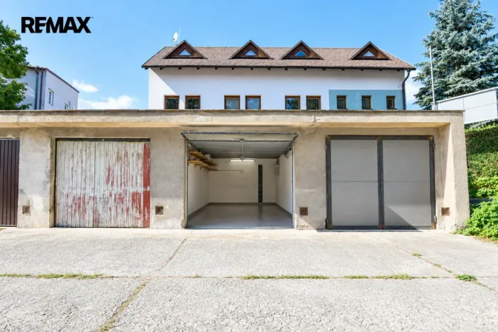 Pronájem garáže, Hradec Králové, 23 m2