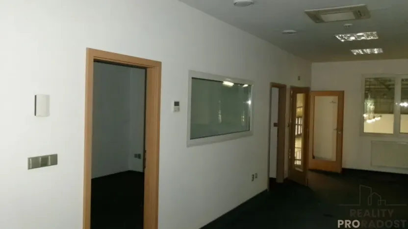 Pronájem skladu, Brno - Horní Heršpice, 1000 m2