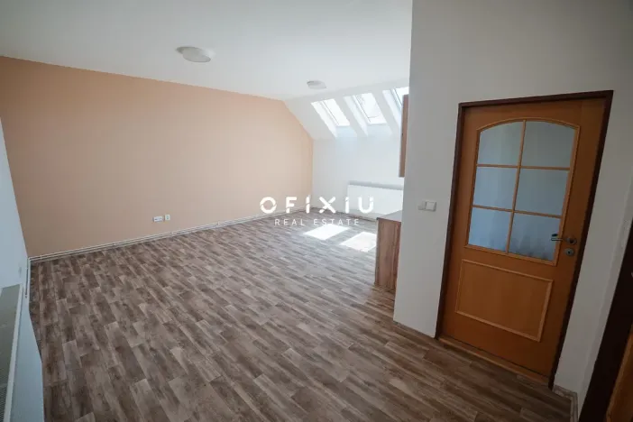 Pronájem bytu 2+kk, Hrušovany nad Jevišovkou, náměstí Míru, 64 m2