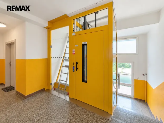 Prodej bytu 1+1, Karlovy Vary - Stará Role, Fibichova, 35 m2