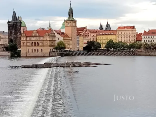 Pronájem bytu 3+1, Praha, Hořejší nábřeží, 94 m2