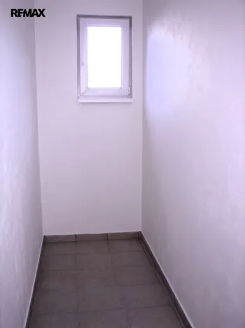 Pronájem bytu 1+1, Nupaky, U Školky, 50 m2