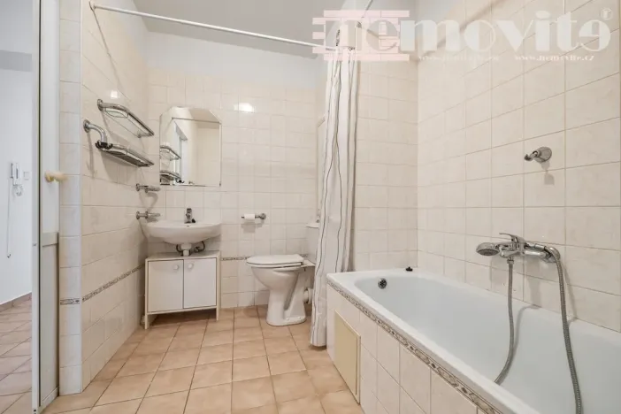 Prodej bytu 2+kk, Pardubice, Dubinská, 47 m2
