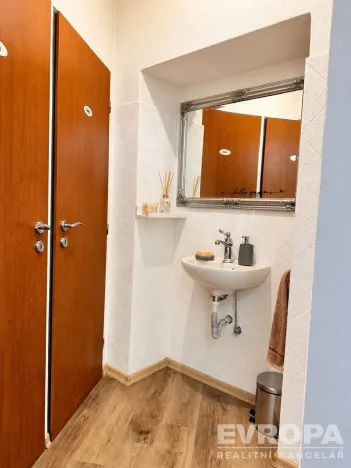 Pronájem obchodního prostoru, Liberec - Liberec II-Nové Město, Studničná, 100 m2