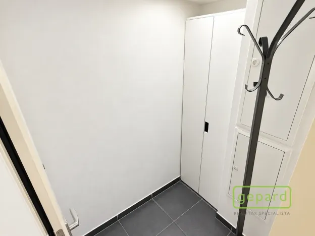 Pronájem obchodního prostoru, Praha, Bělehradská, 40 m2