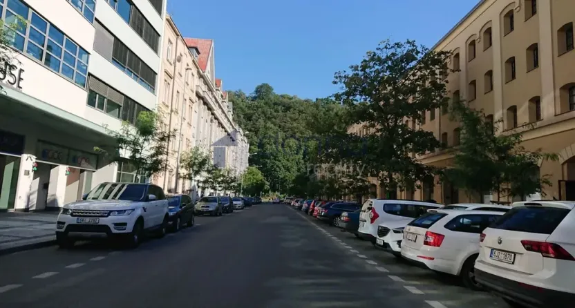 Pronájem bytu 2+kk, Praha, Pernerova, 50 m2