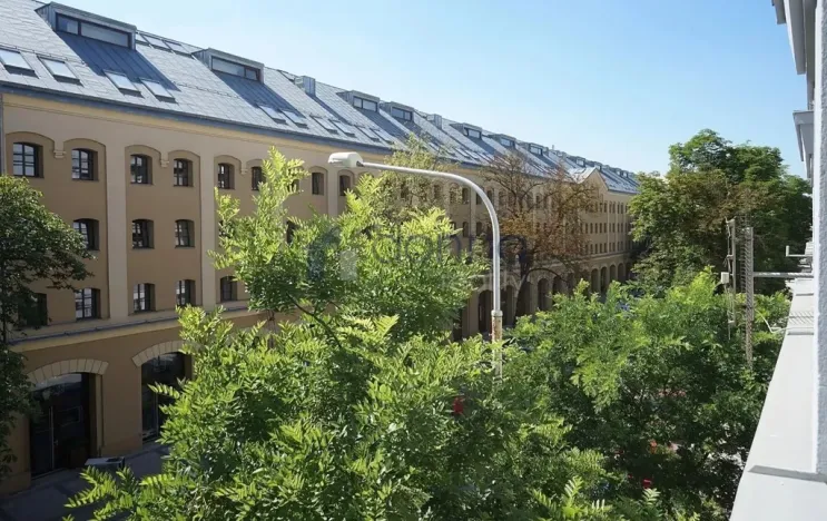 Pronájem bytu 2+kk, Praha, Pernerova, 50 m2