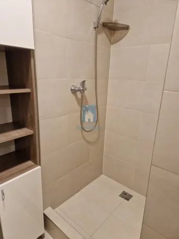 Pronájem bytu 1+kk, Praha, Vrážská, 25 m2