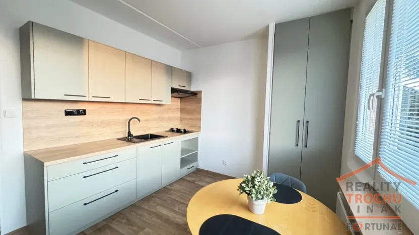Pronájem bytu 1+1, Hradec Králové, Kyjevská, 36 m2