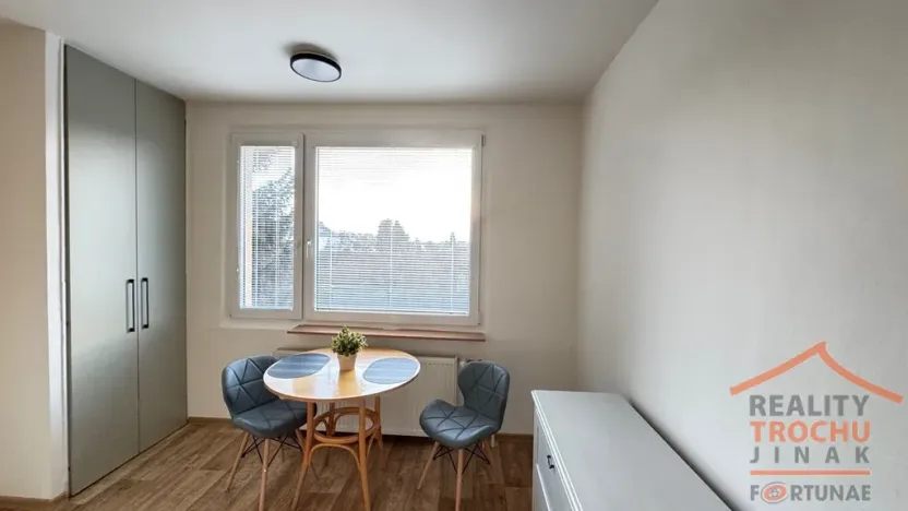 Pronájem bytu 1+1, Hradec Králové, Kyjevská, 36 m2