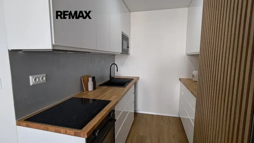 Pronájem bytu 2+kk, Praha - Kamýk, Pšenčíkova, 43 m2