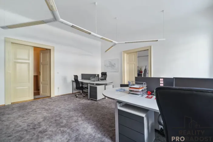 Pronájem kanceláře, Pardubice - Zelené Předměstí, třída Míru, 82 m2