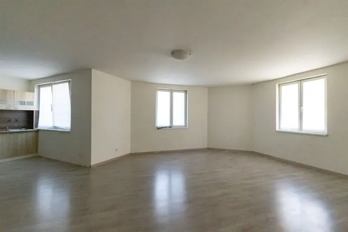 Dražba bytu 2+kk, Břeclav, Kpt. Jaroše, 75 m2