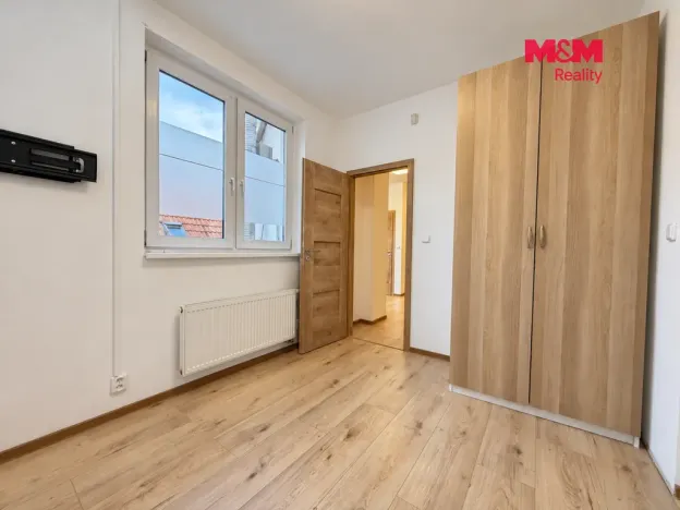 Pronájem bytu 2+kk, Kladno, Osvoboz. pol. vězňů, 26 m2