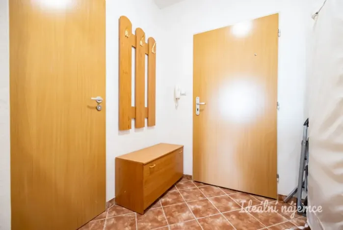 Pronájem bytu 1+kk, Šestajovice, Komenského, 47 m2