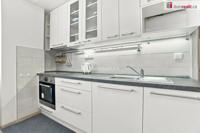 Prodej bytu 2+kk, Ostrov, Severní, 47 m2