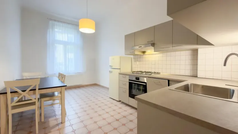 Pronájem kanceláře, Praha - Vinohrady, Lucemburská, 85 m2