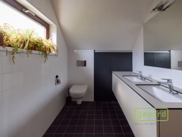 Prodej rodinného domu, Slatinky, 260 m2