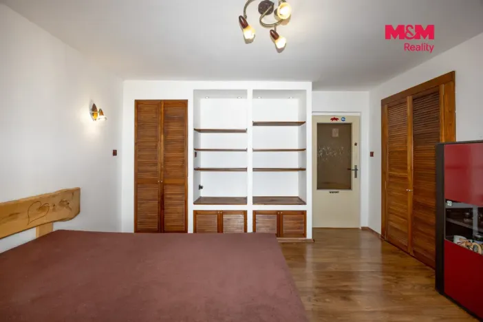 Prodej rodinného domu, Ústín, 242 m2