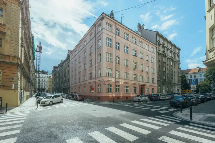 Prodej bytu 3+1, Praha - Bubeneč, U studánky, 82 m2
