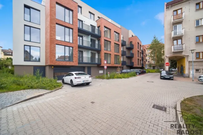 Pronájem bytu 2+kk, Hradec Králové, Na Střezině, 62 m2