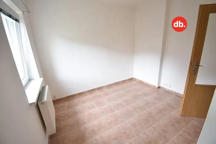 Pronájem bytu 2+1, Karlovy Vary, Modenská, 56 m2