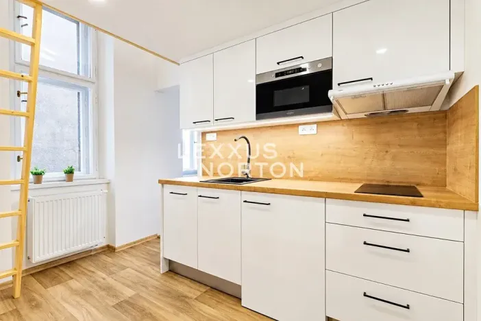 Pronájem bytu 1+1, Praha - Smíchov, Ostrovského, 32 m2