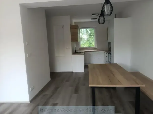 Pronájem rodinného domu, Praha - Řeporyje, 170 m2