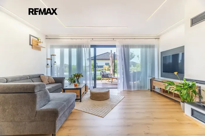 Prodej rodinného domu, Černuc, 180 m2