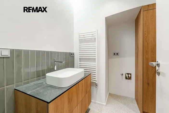 Pronájem bytu 1+kk, Praha - Vršovice, Holandská, 45 m2