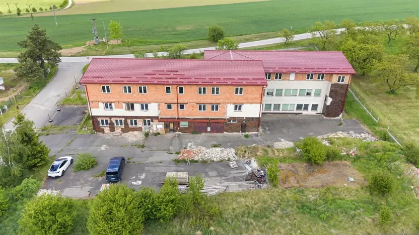 Prodej činžovního domu, Staré Hobzí, 1650 m2