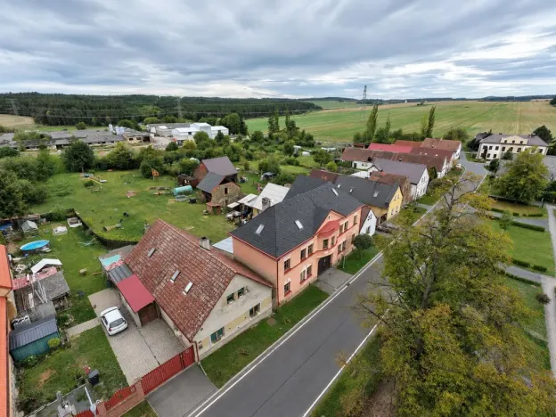 Prodej rodinného domu, Cebiv, 360 m2